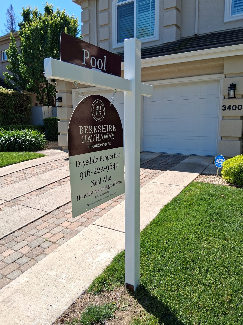 Single Standard Post Installation (White, Black)